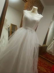 Svatební smetanové hladké šaty s tylovou vrstvou + 1200Kč